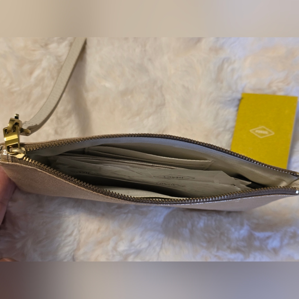 Fossil Leather Wristlet Clutch NEW - Picture 6 of 6